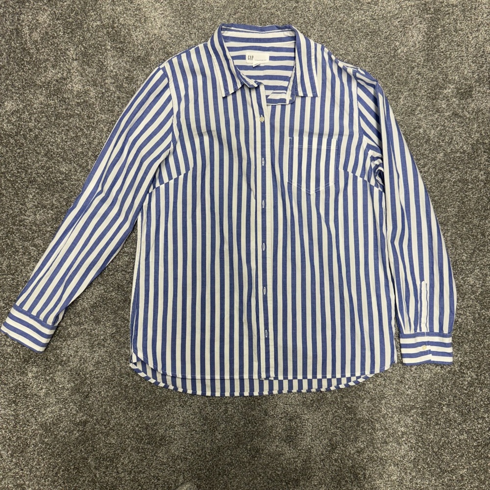 GAP Fitted Boyfriend Shirt in Blue and White Stripe - Size L